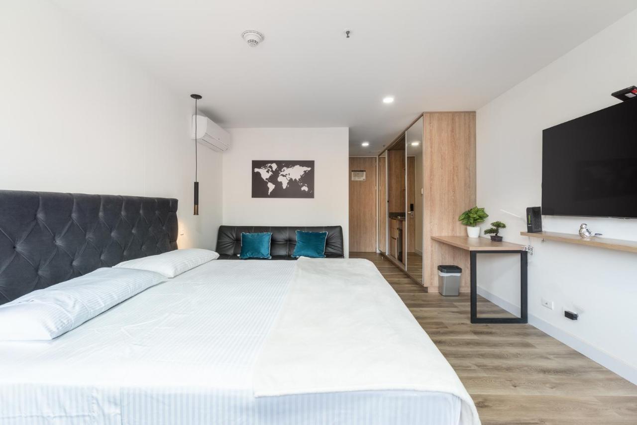 Go Living & By Housy Host Apart-hotel Medellín